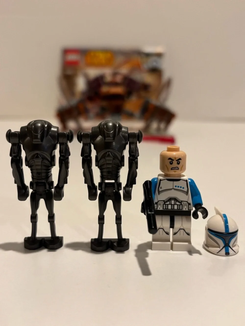 LEGO #75085 Star Wars Hailfire Droid - Picture 2 of 13